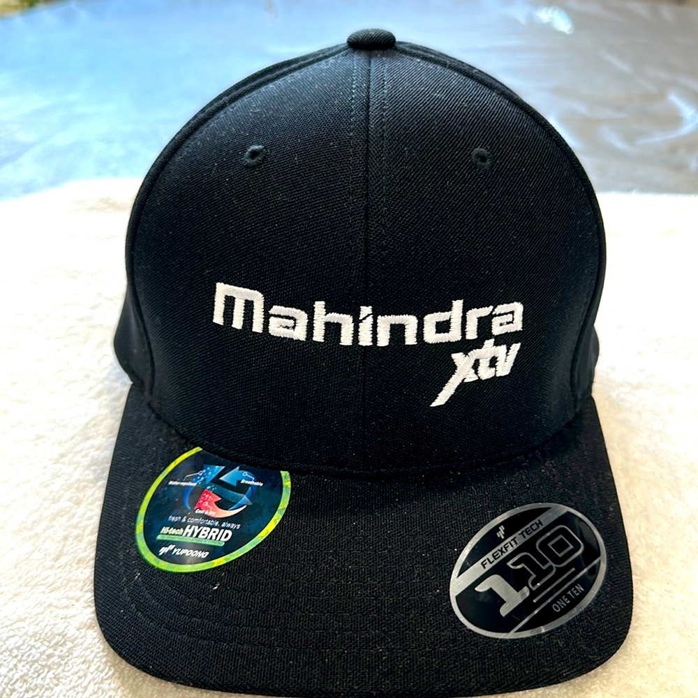 Men Black Flexfit Hat